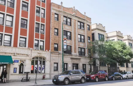 1 Bedroom Lakeview Apartment