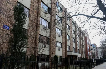 Studio Lincoln Park Apartment