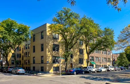 1 Bedroom Lakeview Apartment