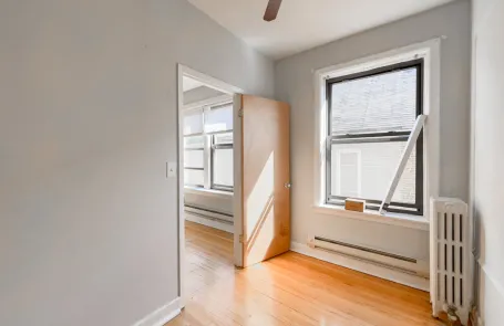 1 Bedroom Lakeview Apartment