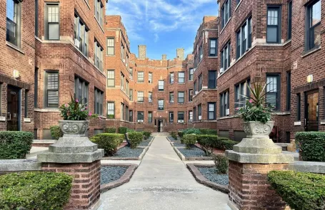 Studio Ravenswood Apartment