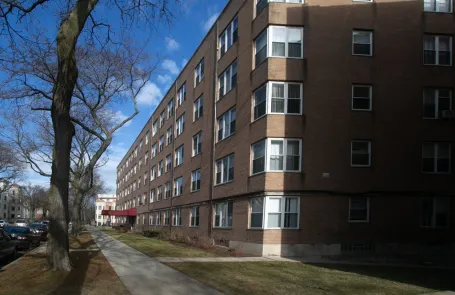 1 Bedroom Rogers Park Apartment