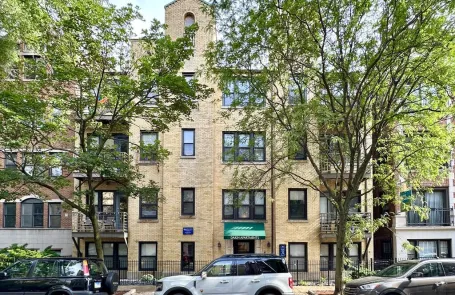2 Bedroom Lakeview Apartment