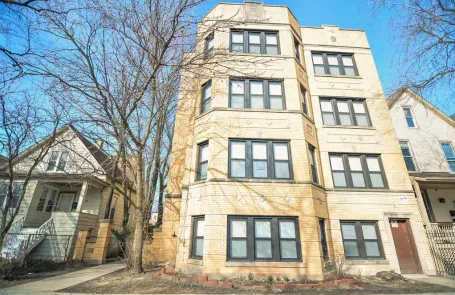 1 Bedroom Logan Square Apartment