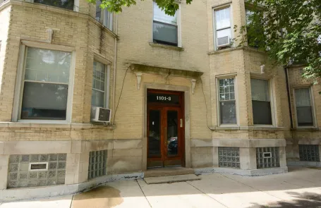 2 Bedroom Wrigleyville Apartment