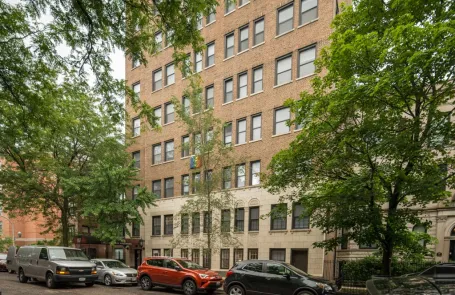 1 Bedroom Uptown Apartment