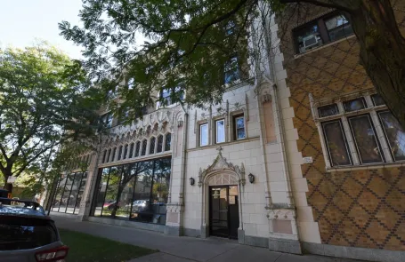 1 Bedroom Edgewater Apartment
