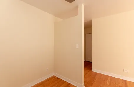 Studio Lincoln Park Apartment