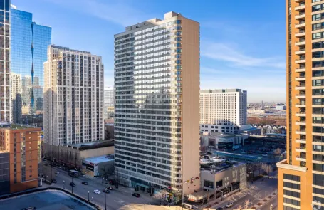 2 Bedroom South Loop Apartment