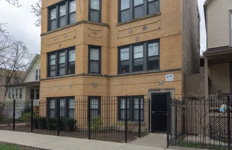1 Bedroom Logan Square Apartment