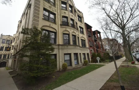 2 Bedroom Andersonville Apartment
