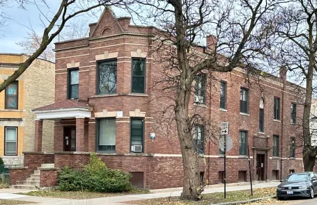 1 Bedroom Logan Square Apartment