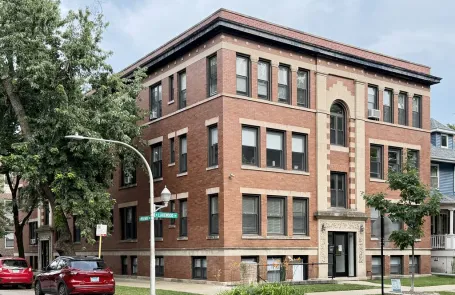 3 Bedroom Edgewater Apartment