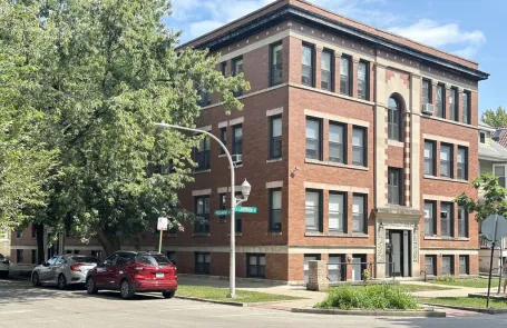 3 Bedroom Edgewater Apartment