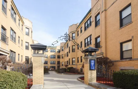 1 Bedroom Logan Square Apartment