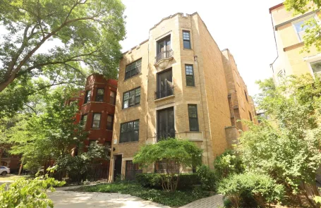 2 Bedroom Uptown Apartment