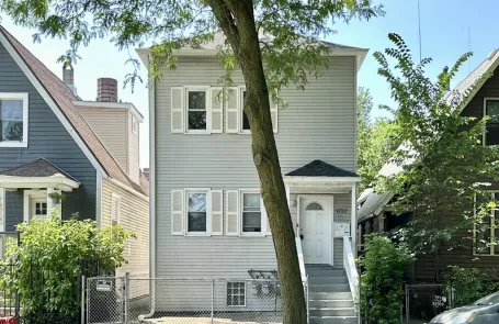 3 Bedroom Humboldt Park Apartment