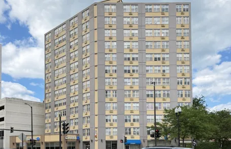 2 Bedroom Rogers Park Apartment