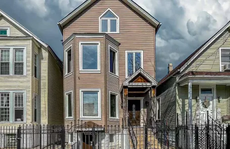 2 Bedroom Logan Square Apartment