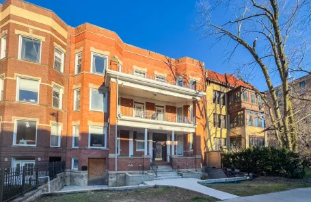 3 Bedroom Rogers Park Apartment