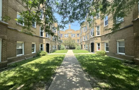 1 Bedroom Portage Park Apartment