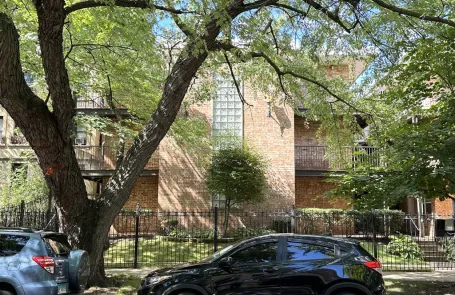 Studio Sheridan Park Apartment