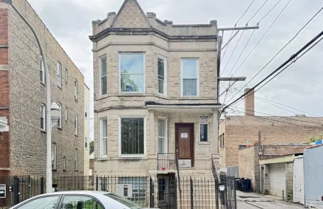 3 Bedroom Humboldt Park Apartment