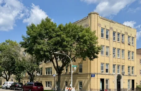3 Bedroom Rogers Park Apartment