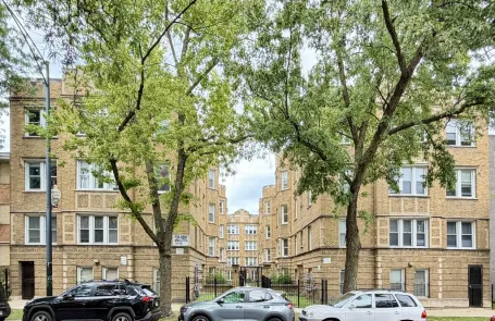 2 Bedroom Rogers Park Apartment