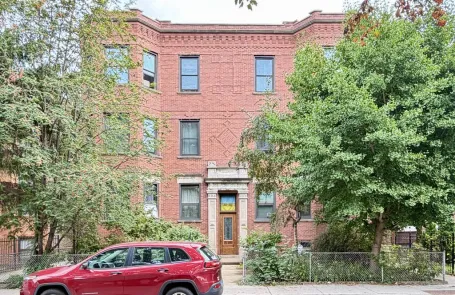 2 Bedroom Humboldt Park Apartment