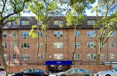 1 Bedroom Lakeview Apartment