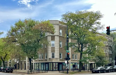 2 Bedroom Rogers Park Apartment