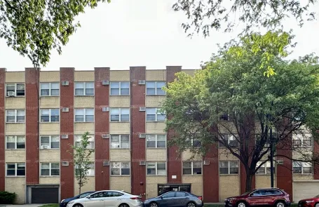 Studio Rogers Park Apartment