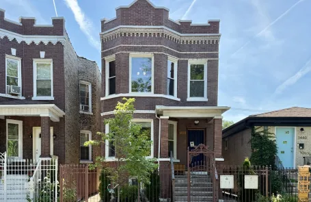 2 Bedroom Humboldt Park Apartment