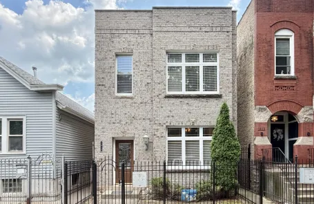 2 Bedroom Humboldt Park Apartment