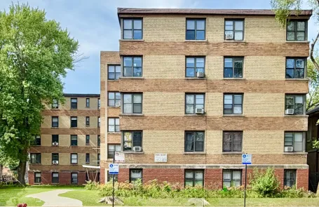 1 Bedroom Rogers Park Apartment
