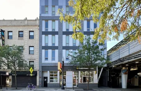 1 Bedroom Lakeview Apartment