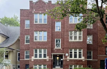 1 Bedroom Andersonville Apartment