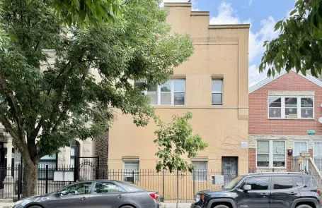 3 Bedroom Pilsen Apartment