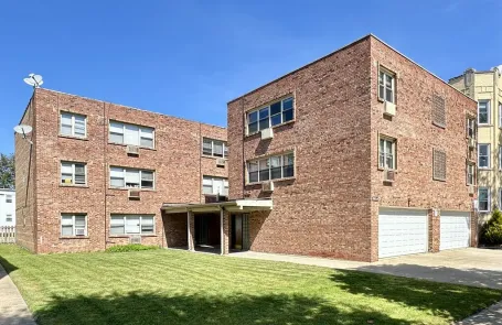 2 Bedroom Skokie Apartment