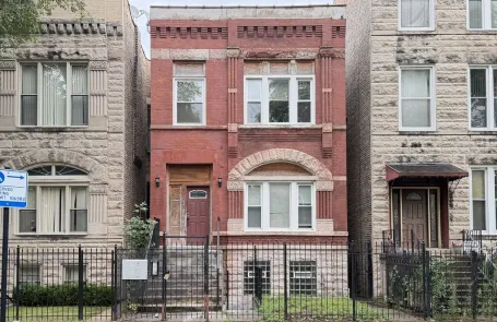 3 Bedroom Bronzeville Apartment