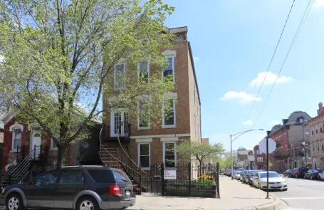 2 Bedroom Wicker Park Apartment