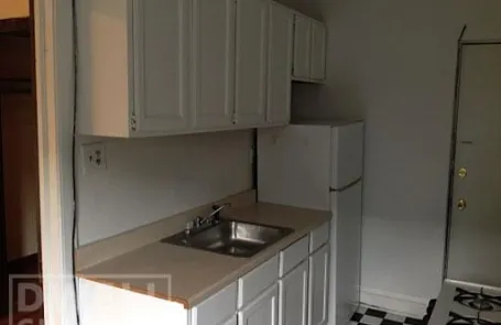Studio Logan Square Apartment