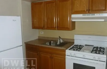 Studio Logan Square Apartment