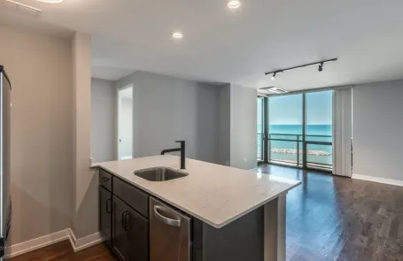 1 Bedroom Edgewater Apartment