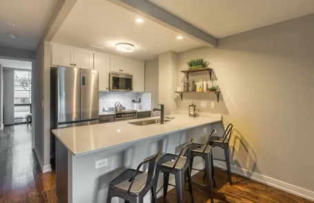 1 Bedroom Edgewater Apartment