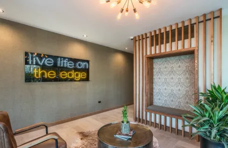 1 Bedroom Edgewater Apartment