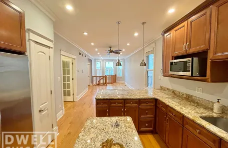 3 Bedroom Roscoe Village Apartment