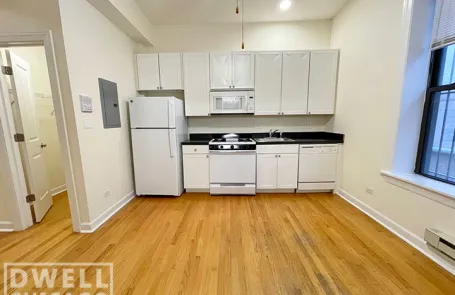 Studio Uptown Apartment