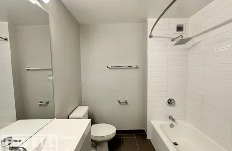 1 Bedroom Lincoln Park Apartment